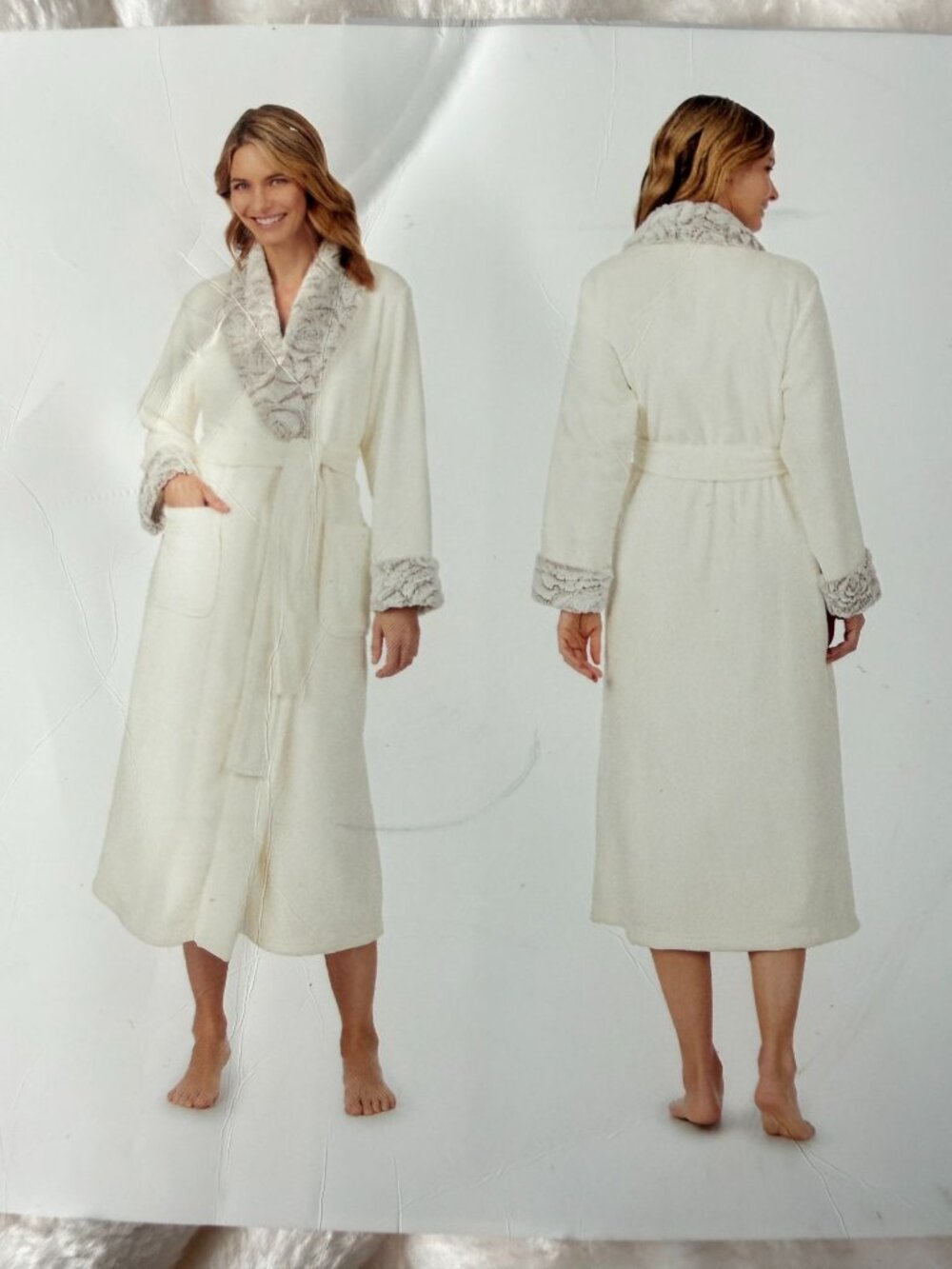 NWT Carole Hochman Plush Wrap Robe Luxuriously Soft Faux Fur Ivory Small Pockets